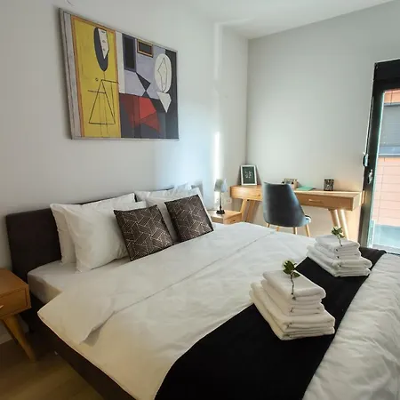 Lina - Pg, 2 Bedroom