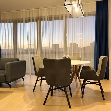 Lina - Pg, 2 Bedroom *