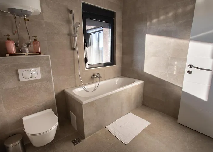 Lina - Pg, 2 Bedroom Apartamento